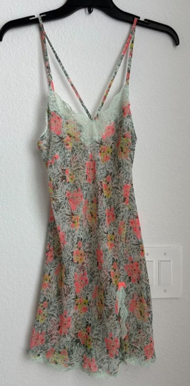 Vintage Victoria Secret Dainty Lace Trim Strappy Sheer Slip Size Small